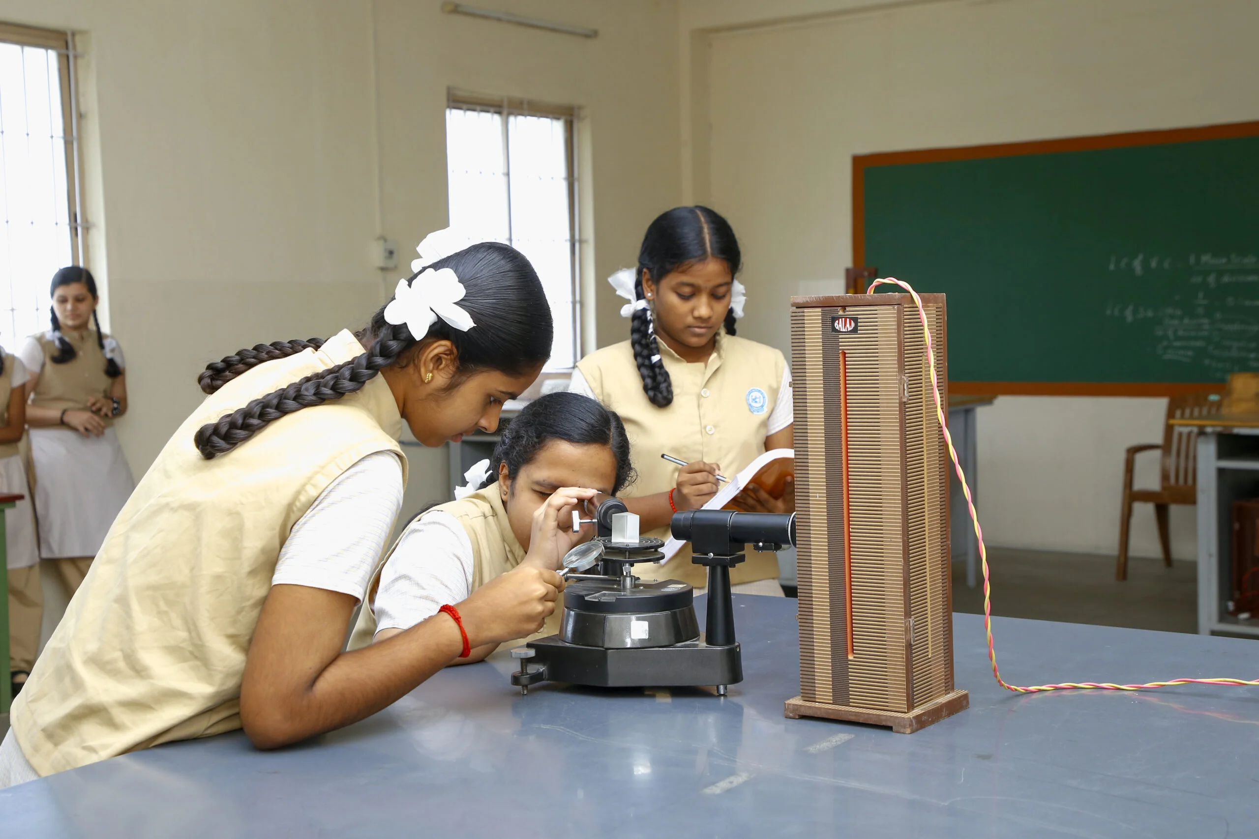 Geethanjalee Matric Hr Secondary School